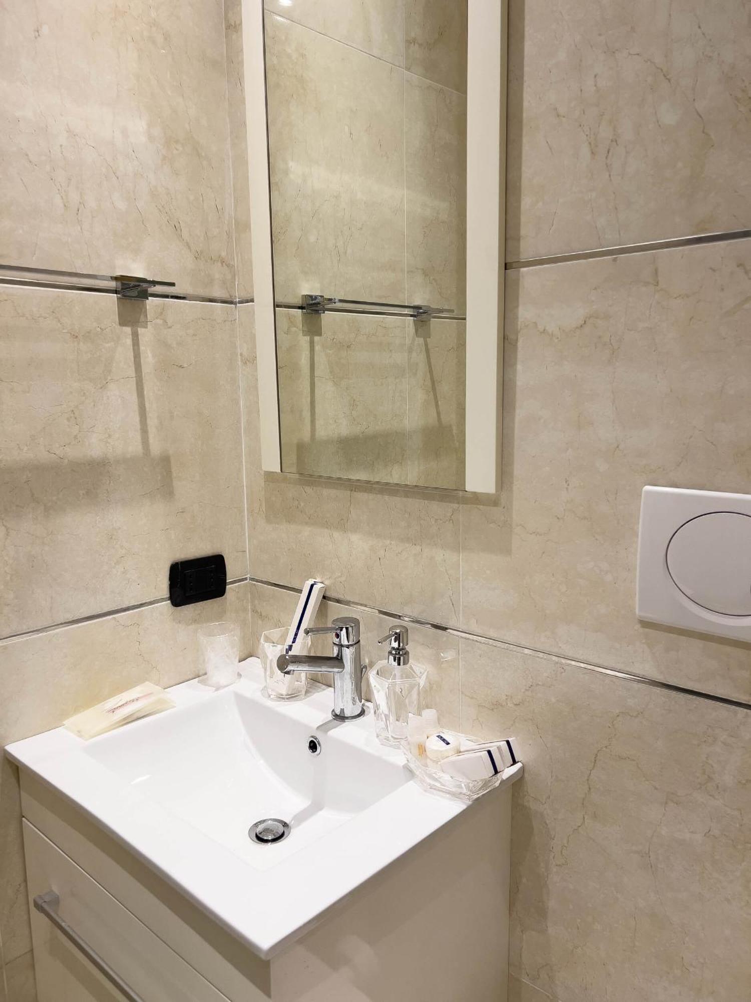 Sofia Guest House Рим Екстериор снимка